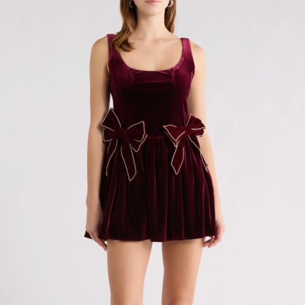 All In Favor Burgundy Velvet Pearl Bow Fit & Flare Sleeveless Mini Dress Size S